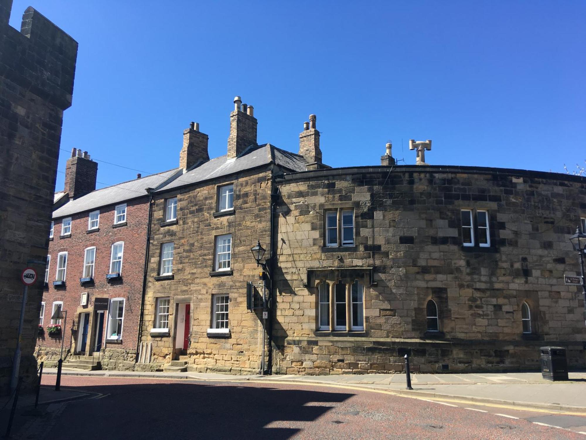 Castle Retreat - Luxury Apartment Opposite Alnwick Castle Exterior photo