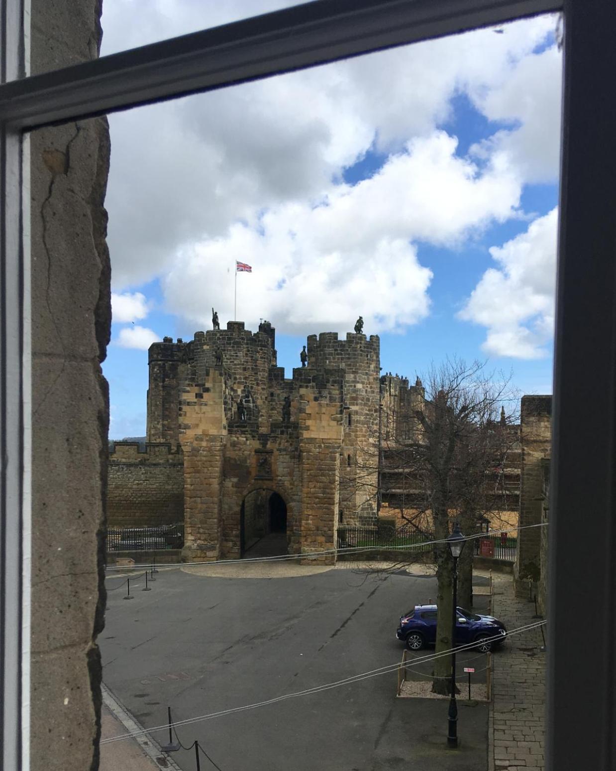Castle Retreat - Luxury Apartment Opposite Alnwick Castle Exterior photo